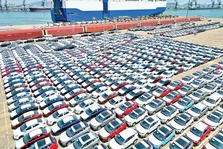 خبر تعرفه ۱۰۰ درصدی واردات خودرو تکذیب شد