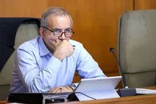 جذب منابع انسانی بر اساس شایستگی باشد تا زمینه بازگشت نخبگان را فراهم کند