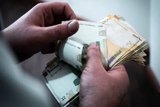 افزایش بیش&zwnj; از پیش شکاف بین تورم و دستمزد / کارگران حتی حق اعتراض صنفی ندارند