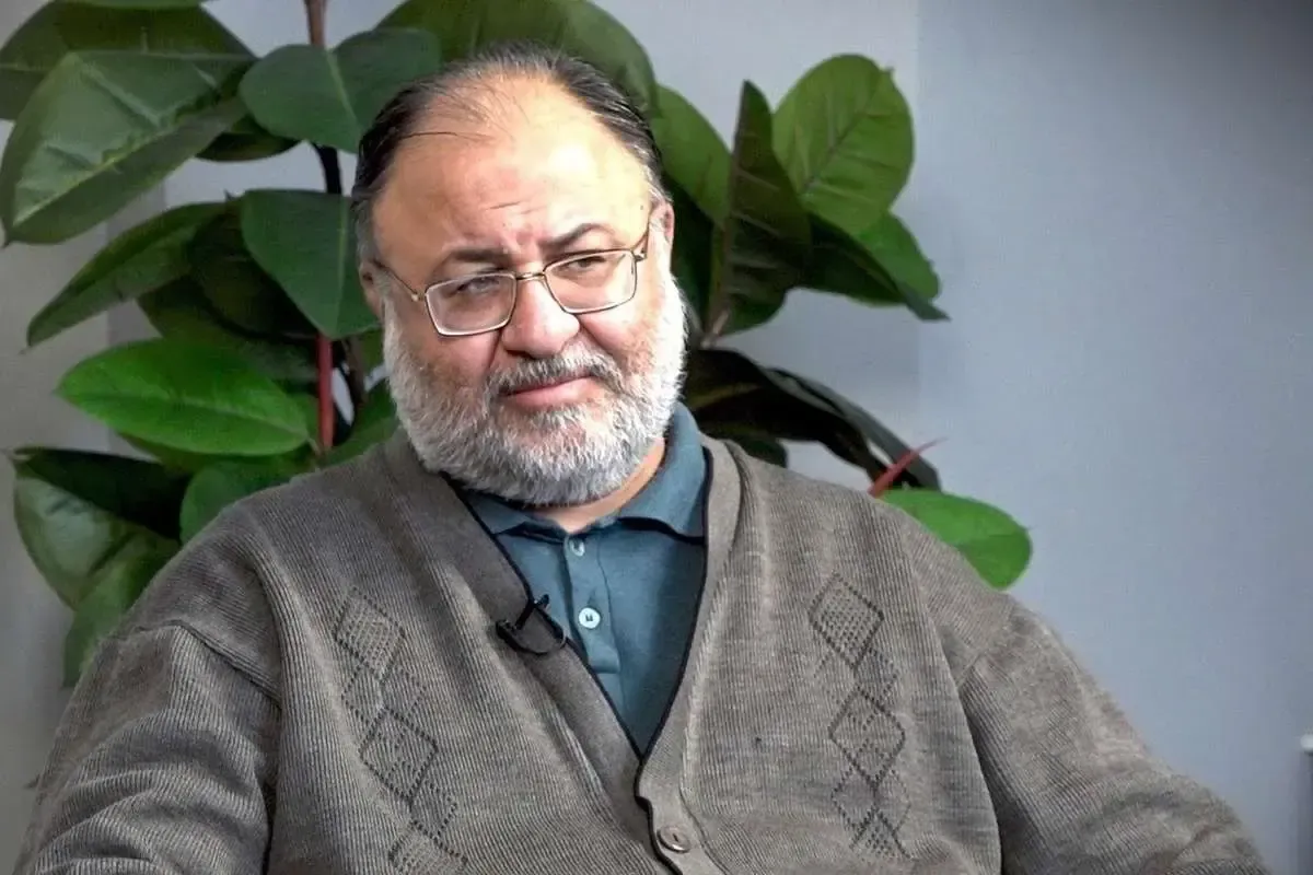 افرادی مانند صادق کوشکی که برگزاری کنسرت را معادل کودتای برهنگان می‌دانند، متوهم هستند