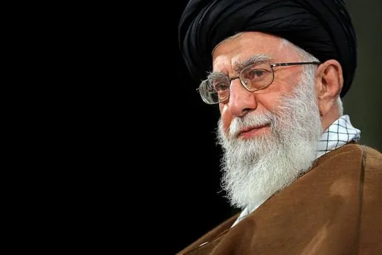 رهبر انقلاب: همه برای سلامت رئیس&zwnj;جمهور و جمع خدمت&zwnj;گزار دعا کنند