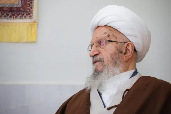 حوزه علمیه، جامعه رنج کشیده ایران را در مقابل توطئه&zwnj;ها حفظ کرد