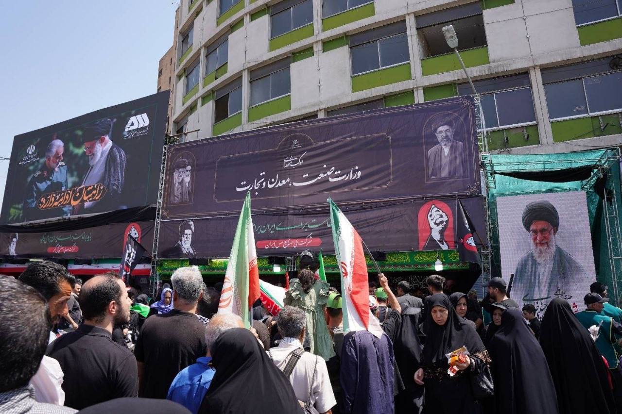 عملکرد فراتر از انتظار موکبهای وزارت صمت در خدمترسانی به عزاداران رهبر شهید عملکرد فراتر از انتظار موکبهای وزارت صمت در خدمترسانی به عزاداران رهبر شهید