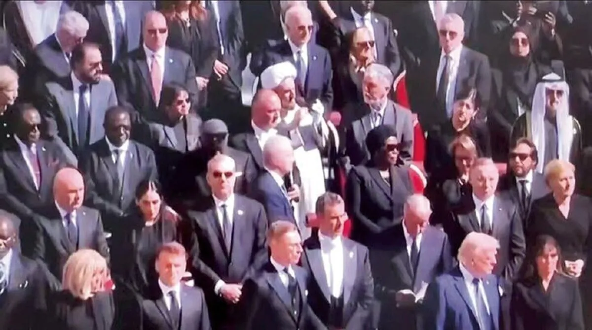 آقای مختاری! سفیری گفتند، دیپلماتی گفتند؛ مگر تشریف برده‌اید عروسی؟!