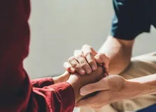 پیشگیری از خودکشی فقط وظیفه روان‌شناس نیست/مسائل اجتماعی خطی نیستند