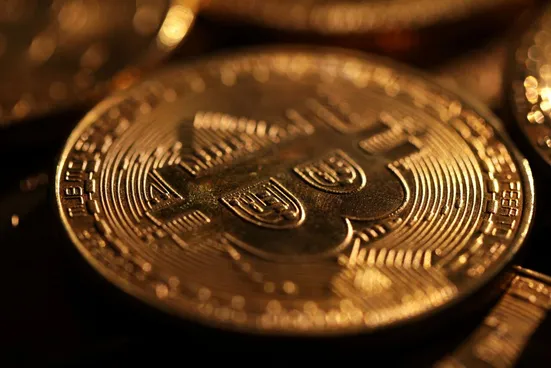 سقوط قیمت بیت&zwnj;کوین در پی تجاوز هوایی آمریکا-اسرائیل به ایران