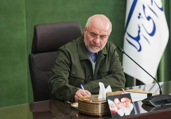 آیت&zwnj;الله سید مجتبی خامنه&zwnj;ای سایه رهبر شهیدمان است