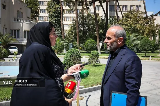 قدردانی رئیس صداوسیما از اصلاحات&zwnj;نیوز بابت امانت&zwnj;داری در انتقال مطالب / کوچک&zwnj;سازی صداوسیما در دستور کار است