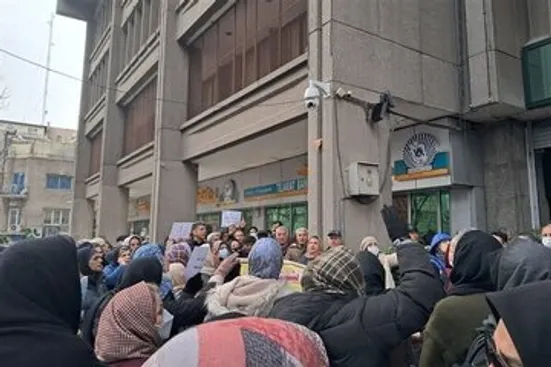تجمع غیرقانونی پاستور علیه ظریف/ کفن&zwnj;پوشان در خدمت مطامع کاسبان تحریم هستند