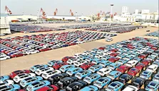 قانون واردات خودرو با ارز شخصی اجرا نمی‌شود / بازار در رکود کامل باقی مانده است