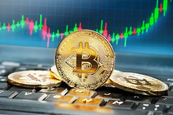 بیت&zwnj;کوین با سقوط ارزش بازار، از جمع ۱۰ دارایی برتر جهان کنار رفت