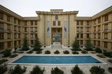 رشته ایران‌شناسی منحل نشده است