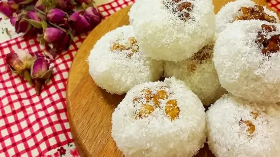 آموزش تهیه باسلوق گردویی ارومیه برای عید+فیلم