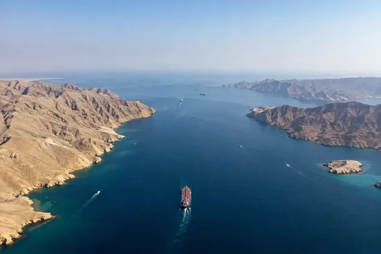 تنگه هرمز نه بسته است نه به پیشاجنگ برگشته