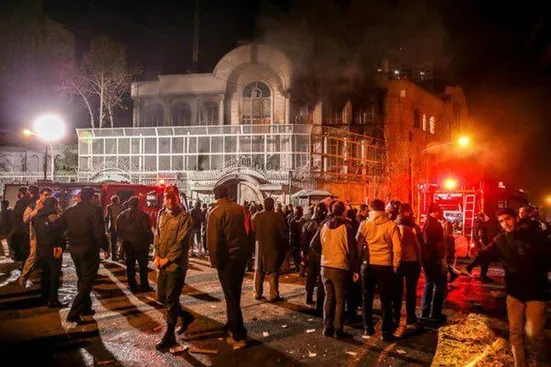 حرف&zwnj;های تندروها هزینه&zwnj;زا است / دادستان کجاست؟!
