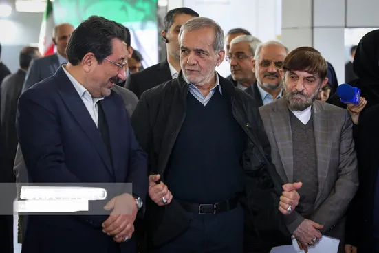 تذکر رییس&zwnj;جمهور به وزیر صمت: اتاق من از اینجا سردتر و تاریک&zwnj;تر است، نمایشگاه که نباید این همه گرم باشد