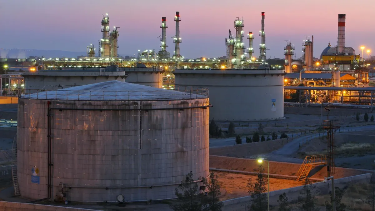 پالایشگاه تهران در شهر ری در سلامت کامل به فعالیت خود ادامه می‌دهد