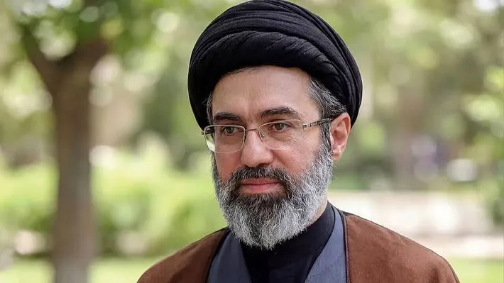 هر کار تفرقه‌انگیزی از هر فردی با هر جایگاهی در جهت مقصود دشمن است
