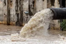 باید از هدر رفت عرضه آب جلوگیری کنیم