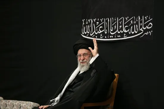 حضور بی&zwnj;باکانه رهبر انقلاب، دروغ دشمن را نقش بر آب کرد