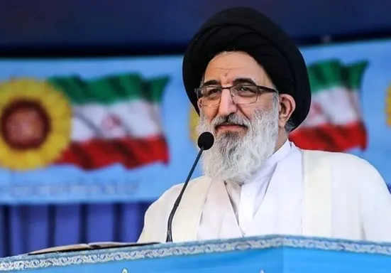 امام جمعه کرج: ما قهرمان&zwnj;سازیم؛ عده&zwnj;ای در داخل با نفهمی به دنبال ناامیدسازی مردم هستند