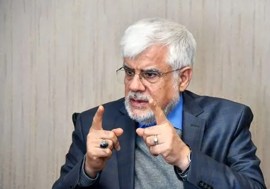 مردم سوال می&zwnj;کنند چه جوری در سال یک میلیارد لیتر سوخت قاچاق می&zwnj;شود که ماموران و حکومتی&zwnj;ها نمی&zwnj;توانند جلوی آن را بگیرند؟