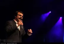 علیرضا افتخاری برای رهبر شهید خواند + ویدئو
