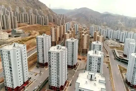 مسکن مهر در دولت گذشته بدون&zwnj; آب و برق و فاضلاب به مردم تحویل داده شد