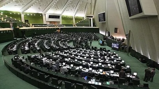 بهارستان روی خط حاشیه؛ از ادعاهای بی&zwnj;پشتوانه تا روایت&zwnj;سازی از جنگ و مذاکره