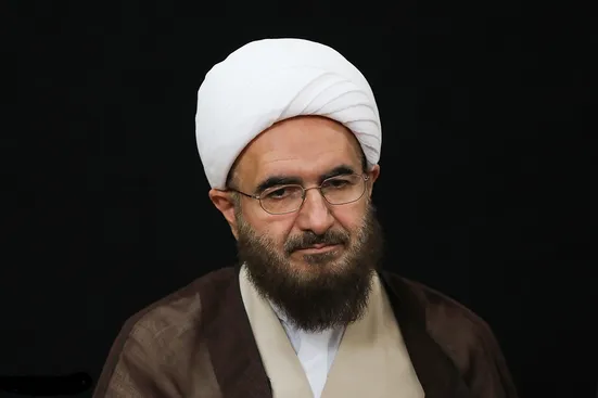 آقای حاج علی&zwnj;اکبری! فقط شما حرف بزنید، بقیه زبان&zwnj;شان را ببندند؟!