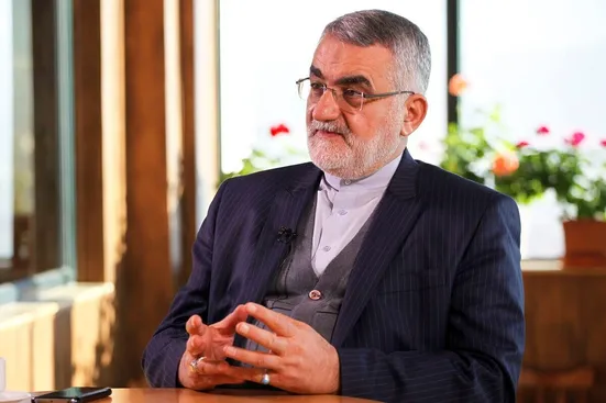 عراقچی با همه توان در حال تلاش است، استیضاح در شرایط جنگ منطقی نیست