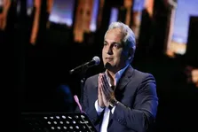 مهران مدیری به لحاظ کاراکتر صدایی نیاز به‌کار و تمرین دارد / خواننده نیست، اما می‌فروشد