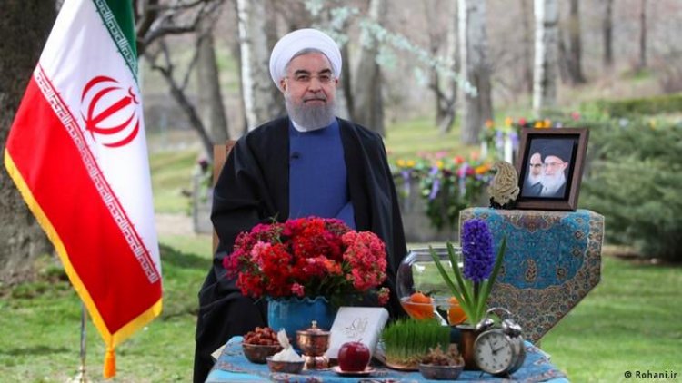حسن روحانی در کناره هفت سین