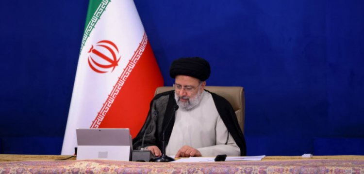 مملکت را به دست کسی سپردند که تازه یاد دارد میگیرد علم اقتصاد چیست!