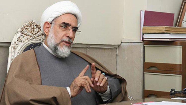 کابینه رئیسی «بله قربان گو» و «کوتوله» هایی هستند که جز باج دادن به روسها کاری نمیکنند