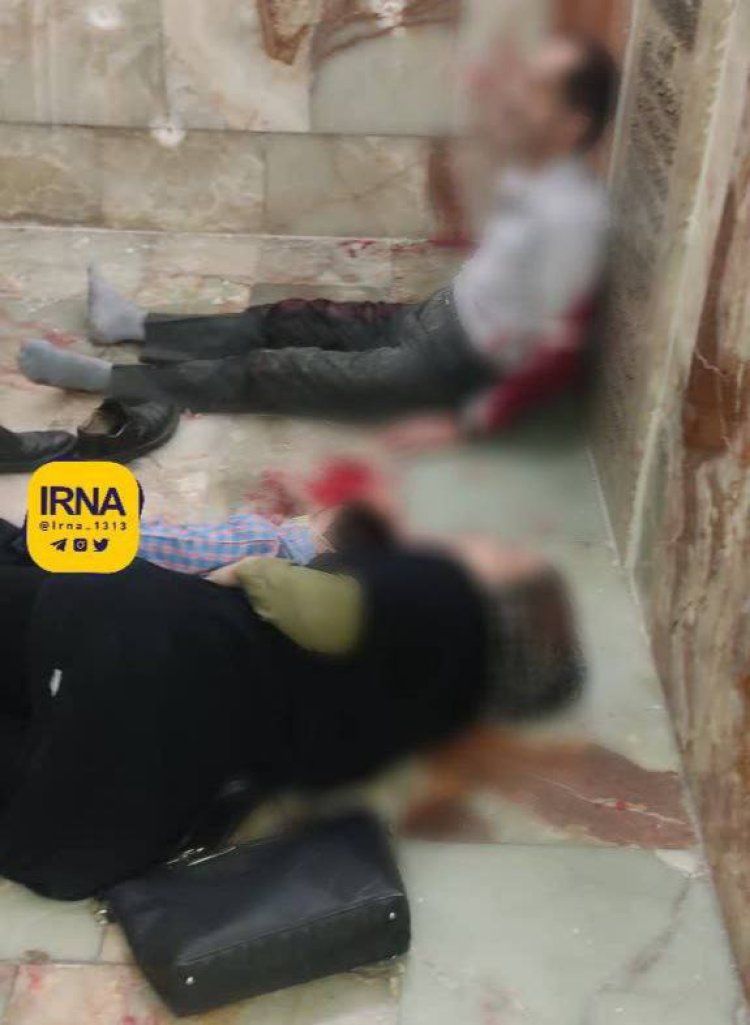 تصویری دردناک از یک مادر و کودک شهید در حمله تروریستی امروز به حرم شاهچراغ