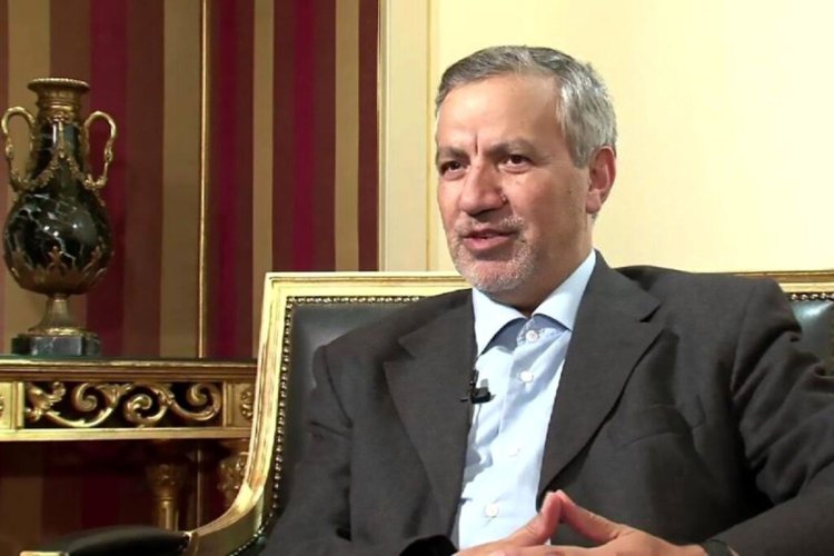 مهاجرانی: قانون اساسی باید «اصلاح» شود
