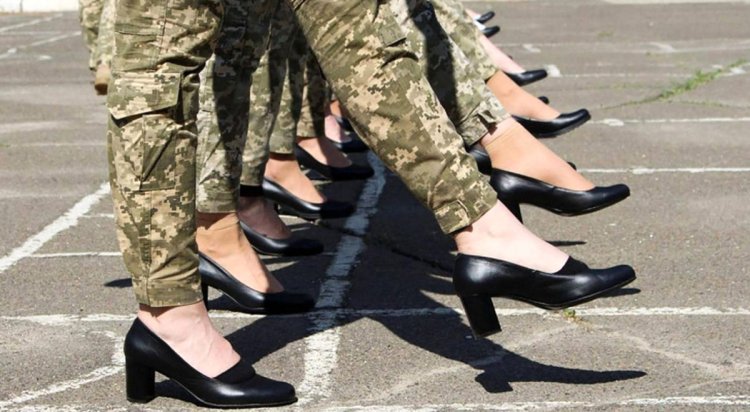 زنان ارتش اوکراین کفش مناسب جنگ ندارند!+عکس
