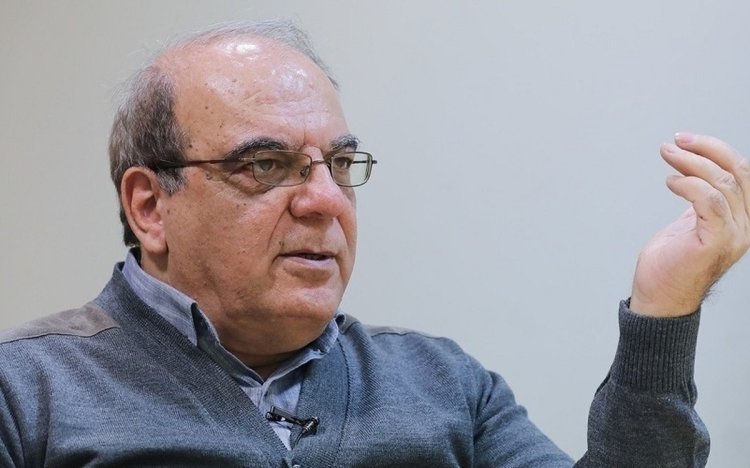 درخواست عباس عبدی از رهبر انقلاب: با صدور یک فتوا مجازات شلاق را حذف کنید