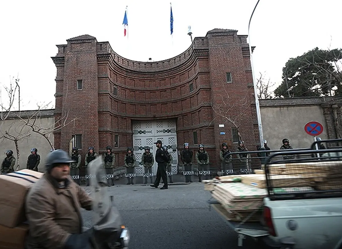 ادعای الجزیره: فرانسه قصد دارد خانواده دیپلمات‌هایش را از تهران خارج کند