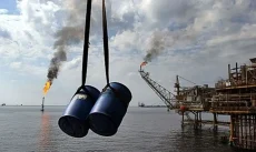 درگیری ایران و اسرائیل قیمت نفت را ۱۰۰ دلار می‌کند؟