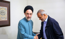 عصبانیت کیهان: پزشکیان می‌خواهد دولت سوم خاتمی را تشکیل دهد