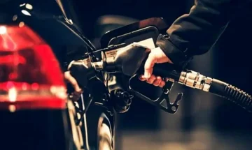 مشاور جلیلی: هر لیتر بنزین باید ۳۵ هزار تومان شود!